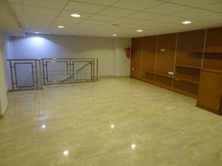 Alquiler Local Comercial en Casco Antiguo. Centrico local con salida de humos