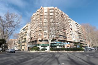 Pis  Paseo alfonso xiii. Pisazo de 238 m en paseo alfonso xiii de 5 dormitorios 3 baos y