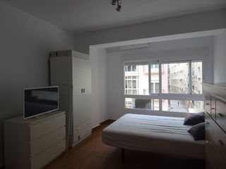 Alquiler Piso en Casco Antiguo. Estudio junto a la calle real y frente al arsenal de cartagena