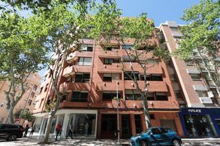 Pis a Ramon y cajal 3. Espectacular vivienda de 245 m2 en esquina en una de las mejores