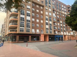 Lloguer Local Comercial  Calle angel bruna  en  cartagena. Inmocartago alquila local comercial de 240 m2 en los soportales