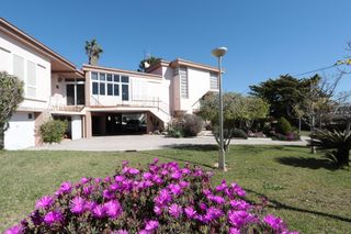 Chalet en Canteras. Chalet exclusivo  en parcela de1.954 m2 en el parque natural de