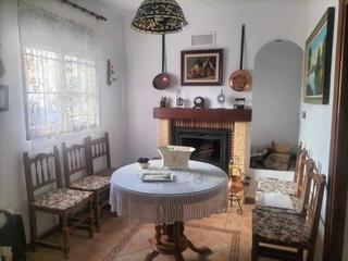Maison à Santisima trinidad 6. Casa en venta en pinos del valle, 5 dormitorios.