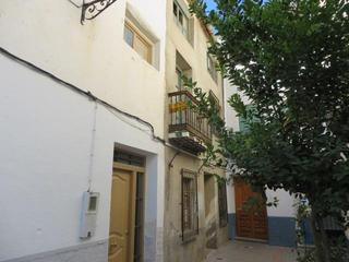 Maison à General serrano 20. Casa en venta en centro, 2 dormitorios.