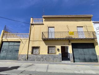 Maison  Ayuntamiento 18. Casa en venta en restábal, 5 dormitorios.