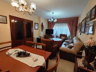 Maison à Dúrcal. Casa en venta en centro, 4 dormitorios.