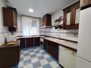 Haus  Reina mora 17. Casa en venta en centro, 3 dormitorios.