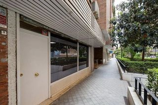 Local Comercial a Cervantes. Local com. en venta en centro  alminares, 3 despachos.
