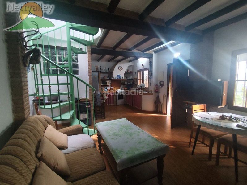 Foto b41ba208-49ef-4b23-9c4b-fcf413816126. Masia amb aparcament a Dílar