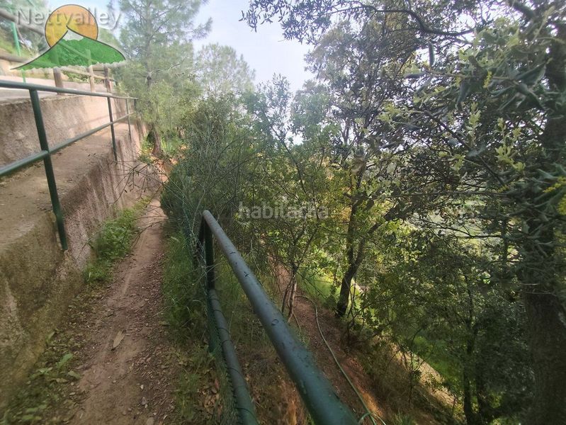 Foto e256fbe5-b877-4db1-8db1-9705592e4d68. Masia amb aparcament a Dílar