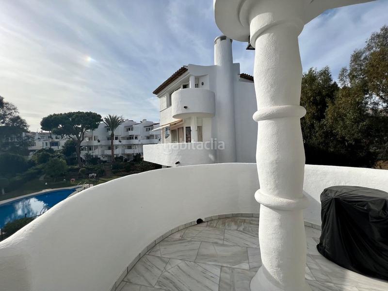 Foto 2f42b1c4-5606-48e2-8766-009a97af995f. Dúplex apartamento dúplex ubicado en la zona baja de Calahonda en Mijas