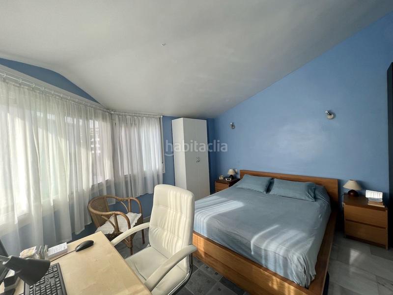 Foto 4ea365f4-dff3-47b1-9b03-dcac03ca515e. Dúplex apartamento dúplex ubicado en la zona baja de Calahonda en Mijas