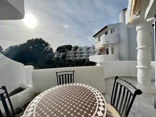 Dúplex  Calle pinos. Apartamento dúplex ubicado en la zona baja de calahonda