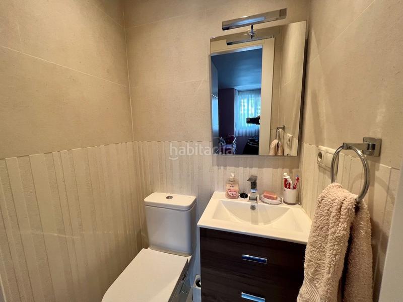 Foto d0bae0cf-48cc-46cf-b722-50d39e731355. Dúplex apartamento dúplex ubicado en la zona baja de Calahonda en Mijas