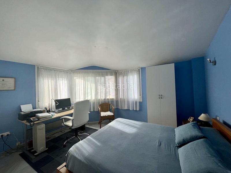 Foto ee71d807-8e0b-42ef-baac-773ddfba632a. Dúplex apartamento dúplex ubicado en la zona baja de Calahonda en Mijas