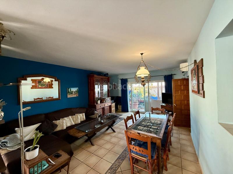 Foto f935d504-a9cd-49da-8791-9cbf38bb8206. Chalet impresionante villa frente al mar en la playa de chaparral – una oportunidad única de renovación en Mijas