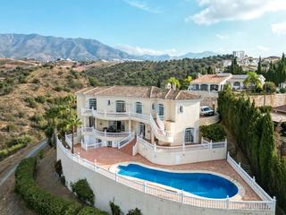 Xalet  Avenida de italia. Impresionante villa en primera línea de golf