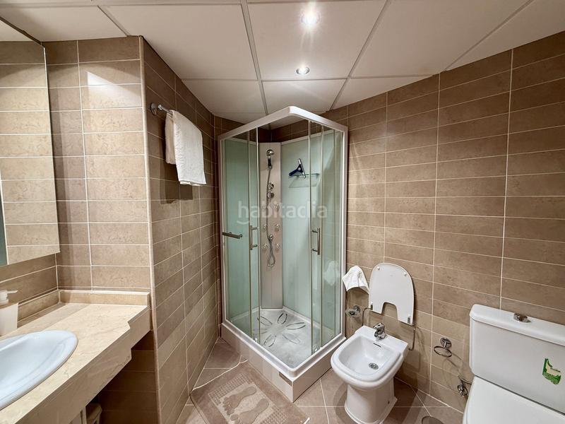 Foto b871a846-ff08-4cb5-a88d-536b18868b43. Piso elegante apartamento en venta en Riviera del Sol en Mijas