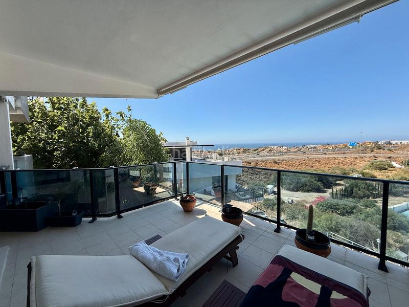 Foto c1356faf-21e7-4ba4-b0c0-e54a9ba66e33. Piso elegante apartamento en venta en Riviera del Sol en Mijas
