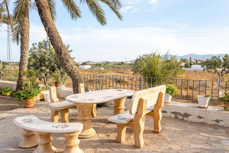 Foto cc36de4a-f605-45a0-9881-b06c987df208. House with parking in Vera ciudad Vera