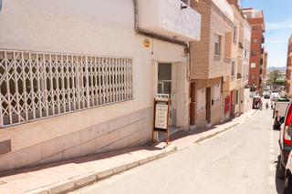 Business premise in Calle subida de la marina 12. Local comercial gran tamaño en garrucha