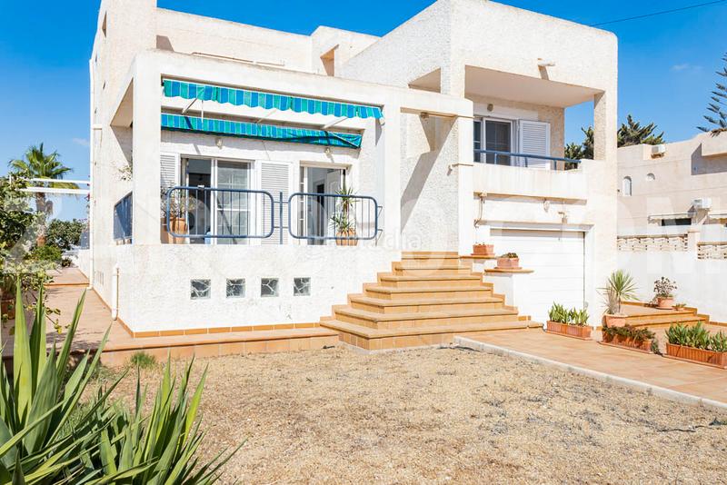 Foto fc01cbbb-f5ab-4f98-959c-e82751d05492. Chalet villa independiente en Las Marinas en Las Marinas Garrucha