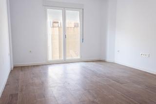Flat  Avenida de andalucía. Luminoso piso con solárium privado y plaza de garaje en garrucha