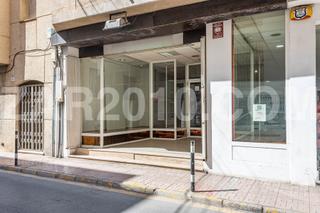 Location Local commercial  Calle mayor. Alquiler de local comercial en pleno corazón de calle mayor de g