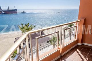 Pis  Paseo del malecon. Piso en primera línea de playa, reformado, con terraza y vistas