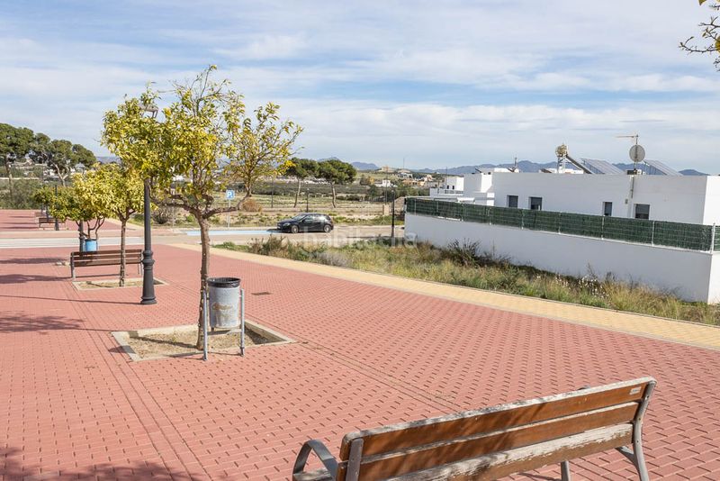 Foto a68ee45d-fa69-4bdb-9774-5a8e6571fb69. Terreno residencial en calle venezuela 22 https://zar2010.com/propiedad/parcela-urbana-venta--finca-don-jacinto-esquina/ en Vera