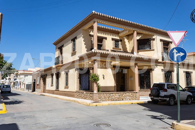 Foto 44094708-14f7-4f45-84cf-0a1dd88a6636. Xalet amb aparcament a Turre