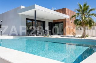 Xalet  Calle amapola. Villa independiente llave en mano con piscina privada en huerta