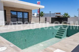 Xalet  Calle amapola. Villa independiente de 3 dormitorios para personalizar en huerta