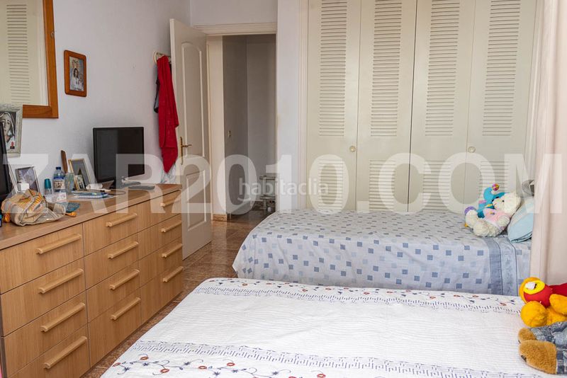 Foto 4b5f7c75-4d11-4478-9690-c8a6f22048a1. Casa adossada amb piscina a Las Marinas - Pueblo Laguna Vera