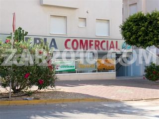 Local commercial  Avenida costa levante. Local comercial