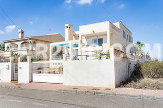 Chalet  Calle pescador. Villa independiente en las marinas de garrucha
