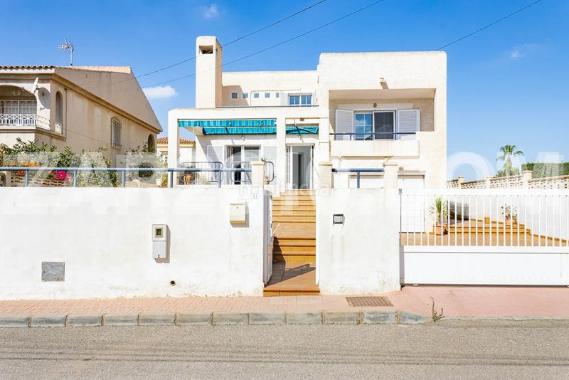 Foto d48f3c2d-7a2f-4e1d-8b58-39d8f05f6f78. Chalet in Las Marinas Garrucha
