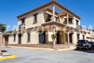 Chalet  Calle del geranio. Espectacular casa artesanal de lujo en venta en calle del gerani