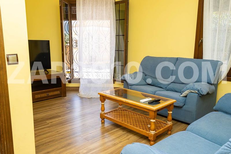 Foto c9eac444-3896-428d-aec8-5ebd3f2f13b4. Xalet amb aparcament a Turre