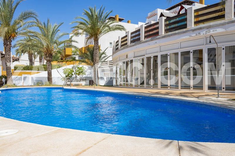 Foto c4c910a0-468a-48f2-b242-c9fdc8582997. Apartament amb aparcament piscina a Las Salinas Vera