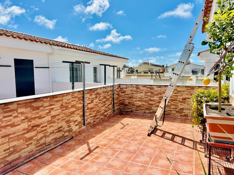 Foto 4b1f4469-dab3-410e-9b34-4dabd88abdb8. Casa adossada amb aparcament a Camposoto - Gallineras San Fernando