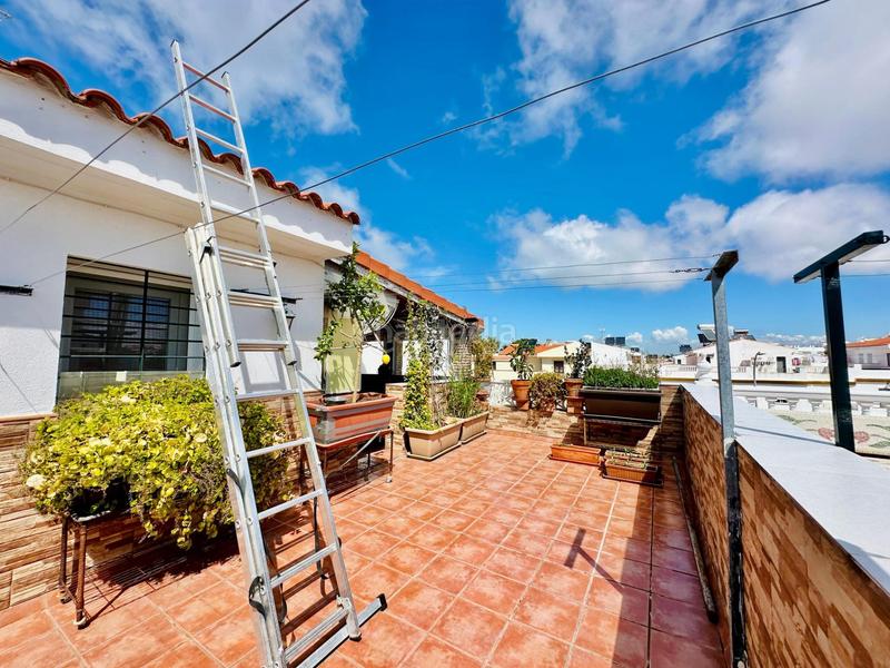 Foto a47587a6-3b4b-4d02-9d4a-09b7fa9ab91b. Casa adossada amb aparcament a Camposoto - Gallineras San Fernando