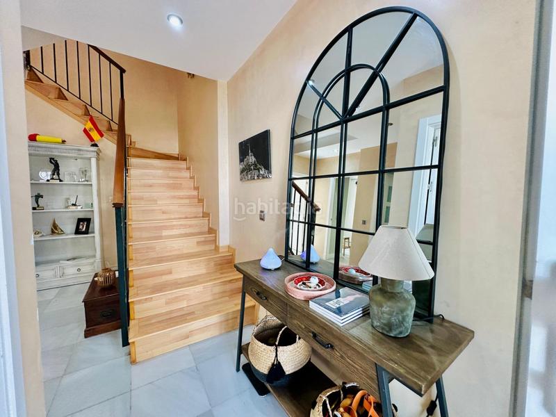 Foto ba0f5562-45db-4d52-bdb3-88bd0a6ce981. Casa adossada amb aparcament a Camposoto - Gallineras San Fernando