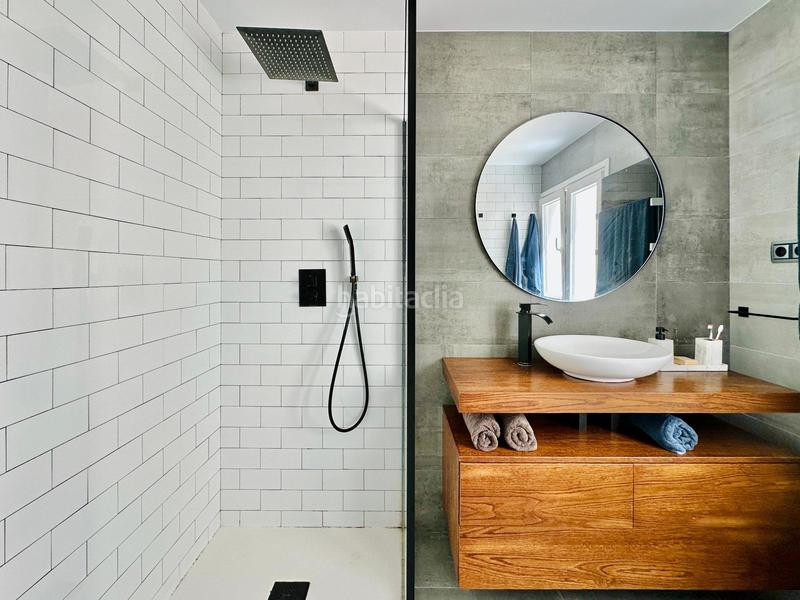 Foto bcc1ddf1-8ea8-4870-a4cb-4e2a7fac01c3. Casa adossada amb aparcament a Camposoto - Gallineras San Fernando