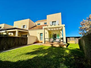 Maison jumelée à Los Franceses - La Vega. Adosado a la entrada de chiclana