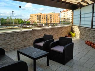 Location Appartement  Calle escr maria teresa de leon. Oportunidad en nuevo zoco
