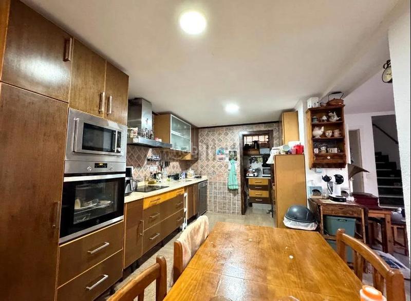 Foto 4be94ba6-b1d5-41ca-a4f6-82f9e37ffbf1. Casa adossada amb xemeneia a Aguadulce Sur Roquetas de Mar