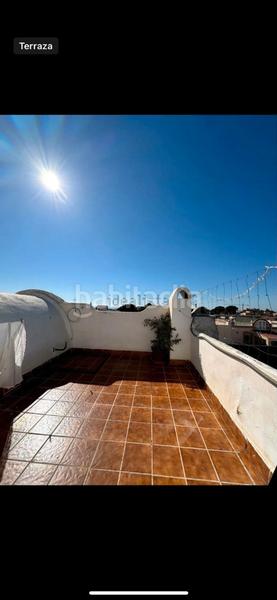 Foto 5e9adf28-e8b7-4b0e-8949-a3a3421a249e. Casa adossada amb xemeneia a Aguadulce Sur Roquetas de Mar