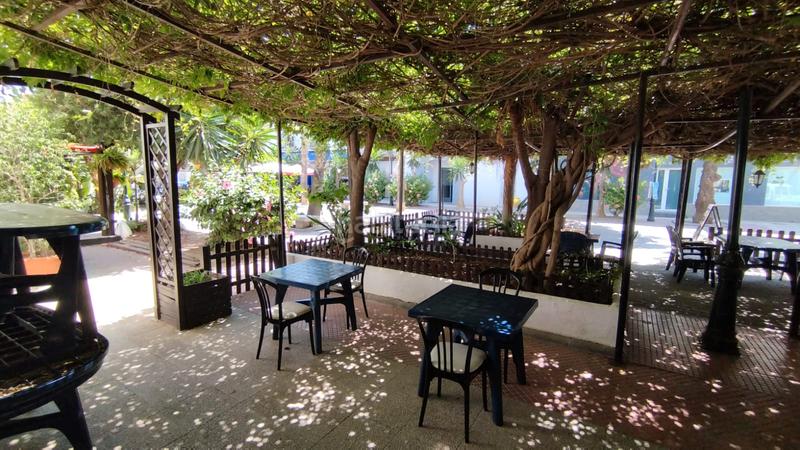 Foto b1a945ba-05b4-497f-bc9d-7f02c97e73e5. Local comercial en calle flores de lemis 18 ¡tu negocio ! en Salobreña