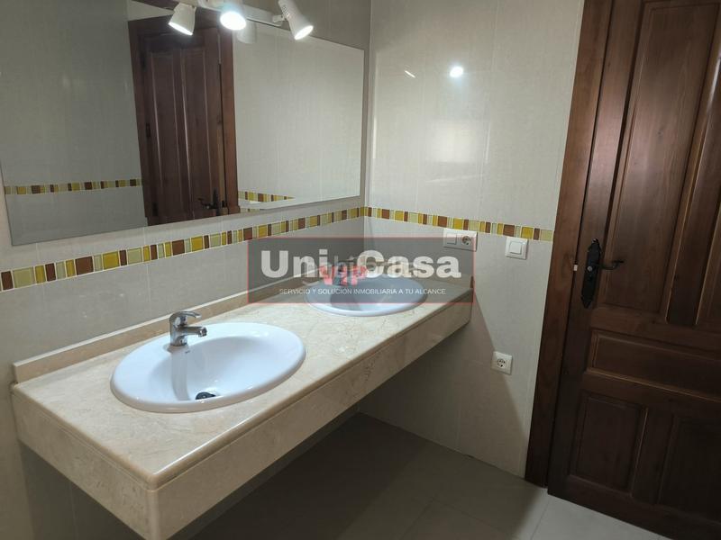 Foto 5f571cf0-6f0f-4e44-81db-cdd8ce400d8a. Rent towny house in carretera granada badajoz 1 in Córdoba